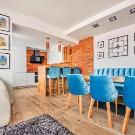 Golden - Cozy And Bright - Great Location &swietej Barbary